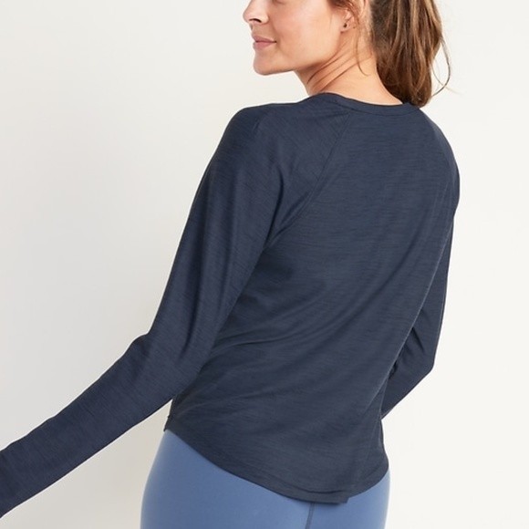 Old Navy Breathe ON Slub Knit Performance Tee - Picture 2 of 7